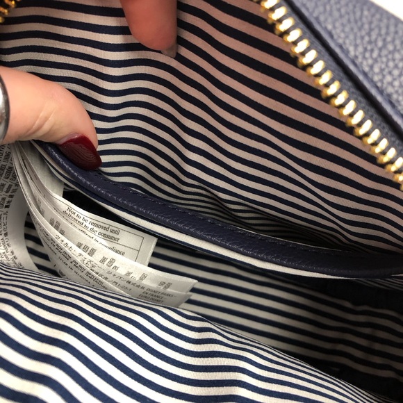 NWT - Disney convertible belt bag in navy 🤩 - Picture 6 of 9